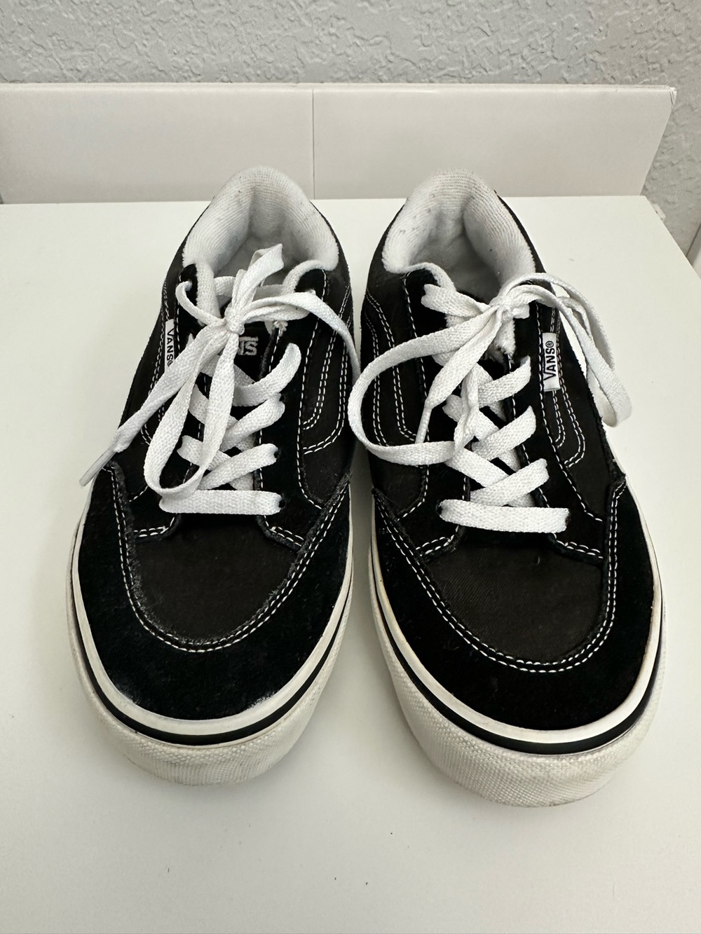 Vans Black and White Big Kids Old Skool Shoe-Youth Boys or Girls Size 4